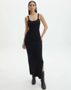 Round Neckline Knit Maxi Dress