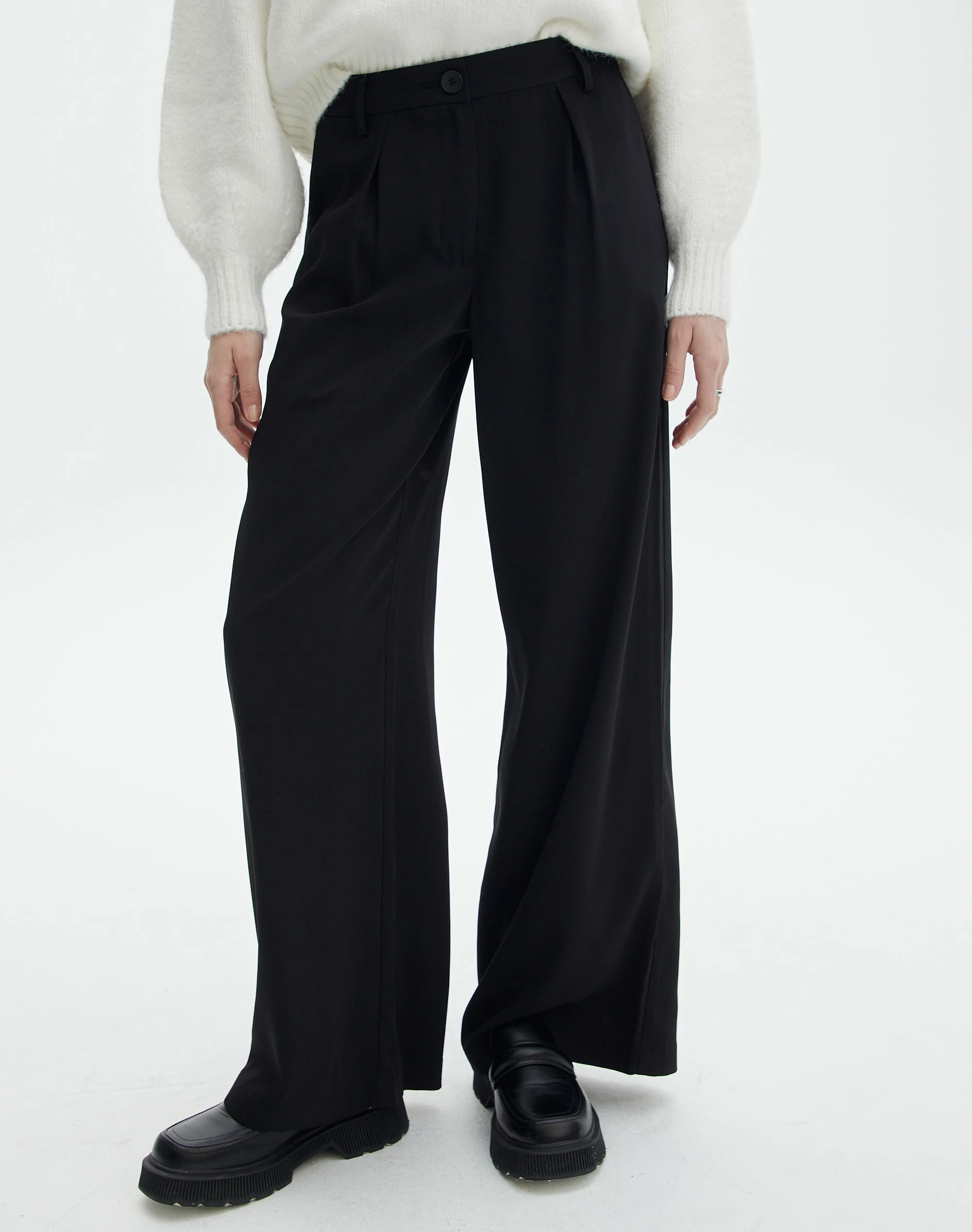 Mid Rise Relaxed Leg Pant 4 Mid Rise Relaxed Leg Pant - Image 2