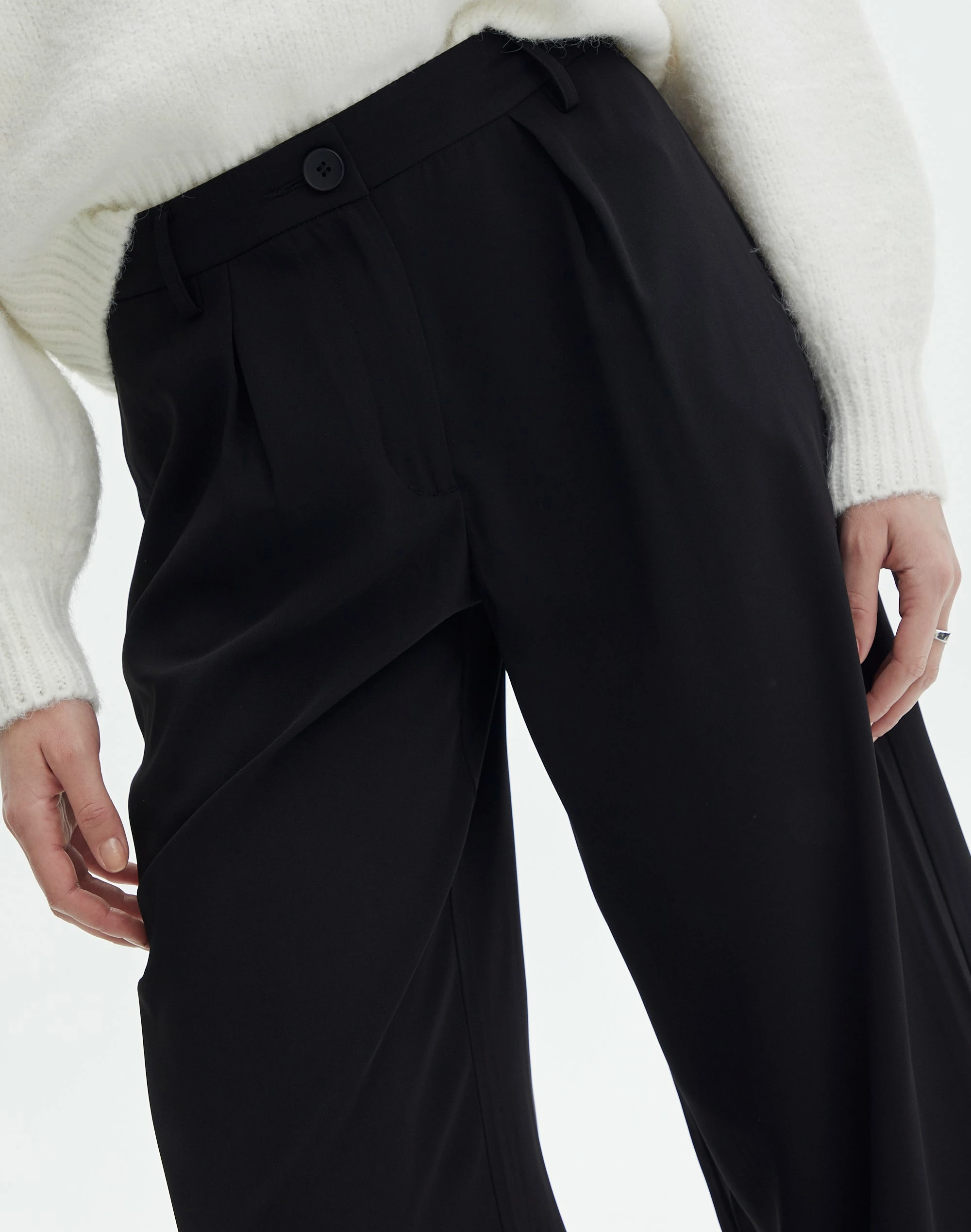 Mid Rise Relaxed Leg Pant 6 Mid Rise Relaxed Leg Pant - Image 4