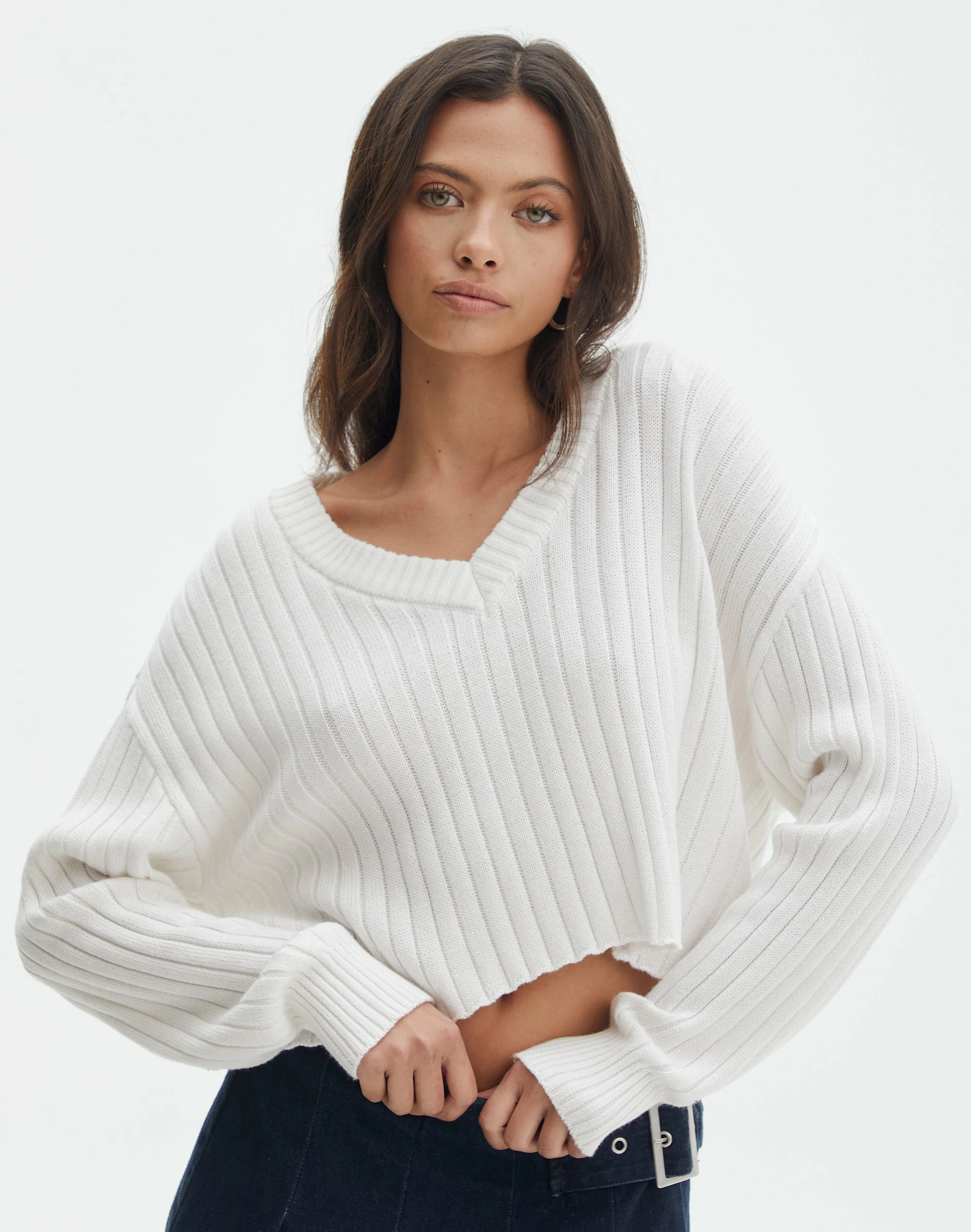 V-Neck Drop Shoulder Knit Jumper 5 V-Neck Drop Shoulder Knit Jumper - Image 3