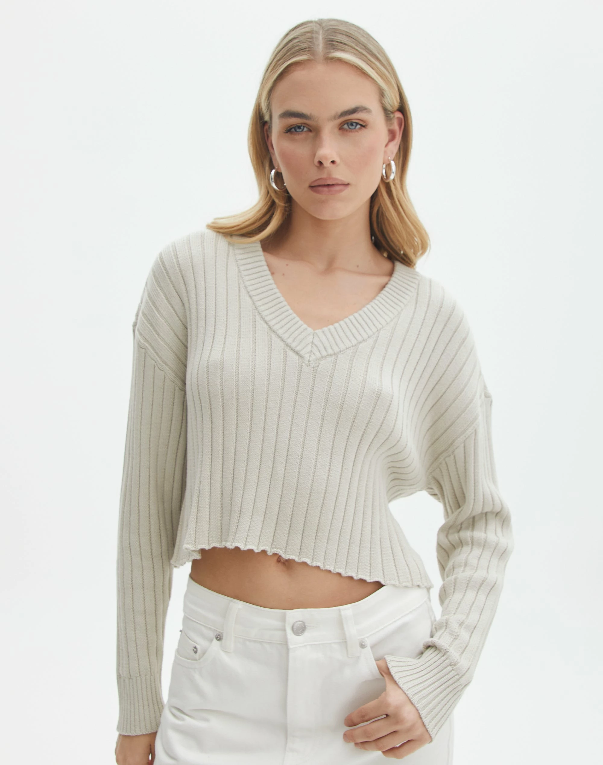 V-Neck Drop Shoulder Knit Jumper 14 V-Neck Drop Shoulder Knit Jumper - Image 12